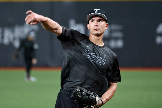 台灣新聞通訊社-中職》費仔掀華裔條款討論 葉君璋示警別重演郭泓志條款