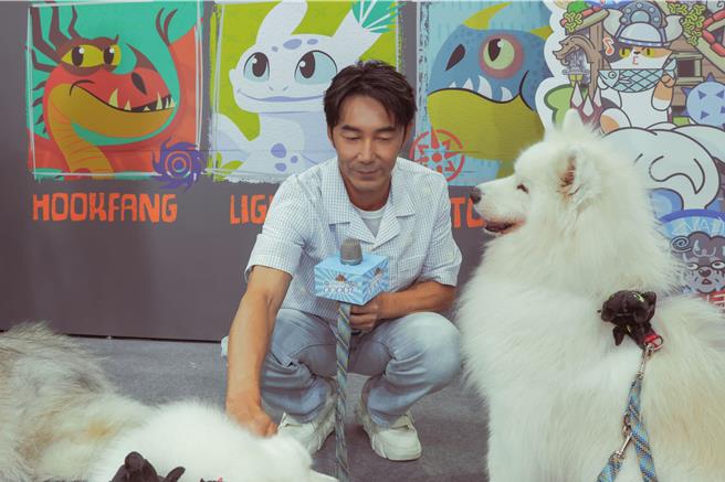 台灣新聞通訊社-李李仁樂當「狗奴才」!一打雷愛犬衝身邊秒被融化