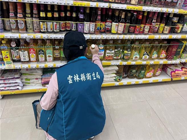 台灣新聞通訊社-雲林嚴查問題油！共查核54家、423件商品預防性下架