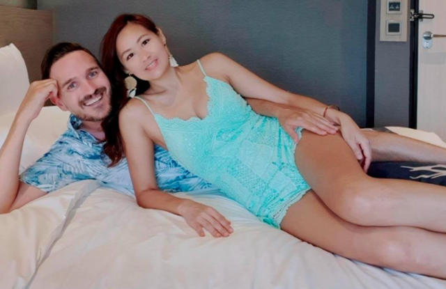台灣新聞通訊社-兩性專家欣西亞苦追3年！美籍尪交往前「與陸女一夜情」她心碎獻貞操復仇