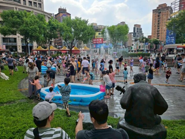 台灣新聞通訊社-夏日潑水同歡學防災　凝聚社區韌性護家園