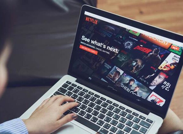 台灣新聞通訊社-Netflix「1影集」爆紅！網笑還沒播完就睡死：根本失眠救星
