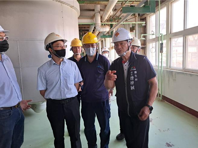 台灣新聞通訊社-局長帶隊二查中聯油脂!中市府:若延遲通報將重懲