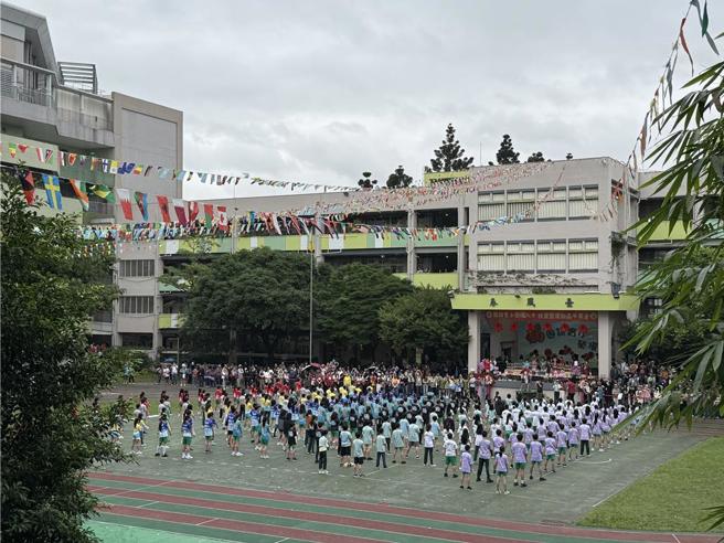 台灣新聞通訊社-會員精選》不是只有韓國需要鐵拳教育 台灣教師圈成為「無敵鐵金剛」修煉場