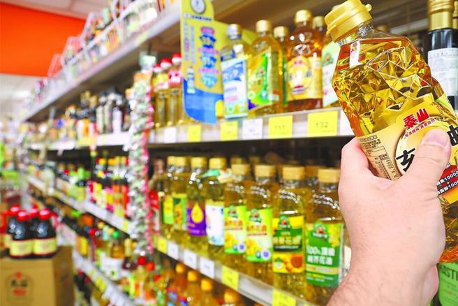 台灣新聞通訊社-揭北、中市府「聯防護食安」 殷瑋嘆食藥署1動作：切心