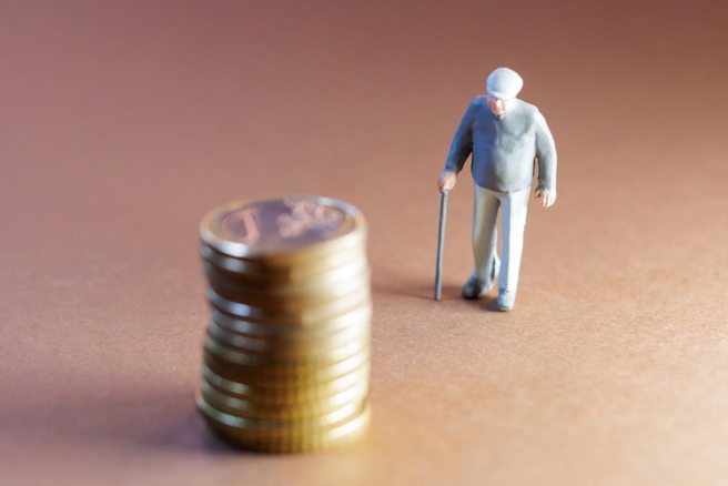 台灣新聞通訊社-靠雙親退休金過活？ 42歲辭職顧病父 最後連自己都養不起