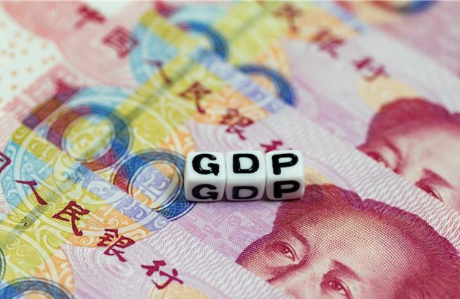 台灣新聞通訊社-IMF上調大陸經濟預期 2關鍵因素助逆勢突圍