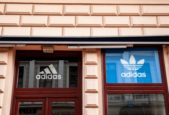台灣新聞通訊社-都是adidas差在哪？官方揭2種Logo差別 一票人搞不清