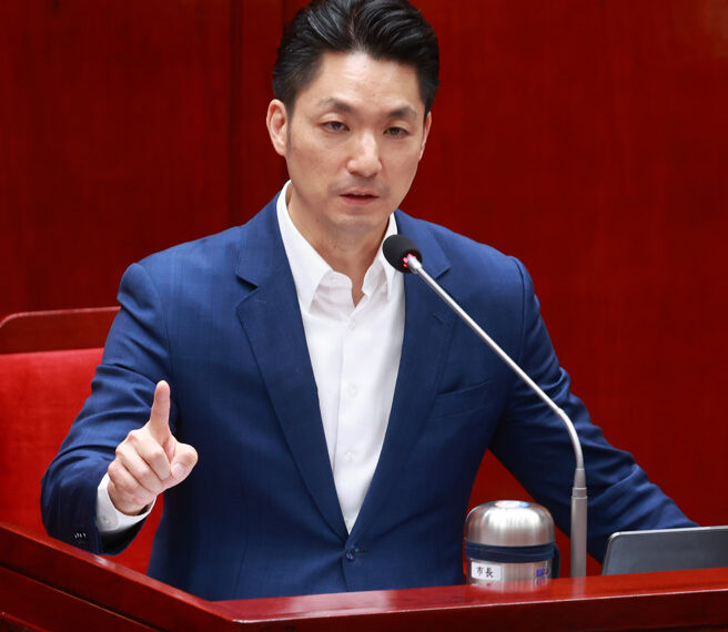 台灣新聞通訊社- 影》顏若芳酸「還敢上街」 蔣萬安爆氣連轟7句 互嗆畫面曝光
