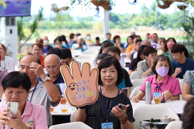 台灣新聞通訊社-雲林一村里一守護站 招募巡訪員志工升級「灶咖」功能