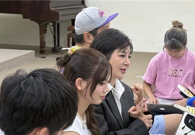 台灣新聞通訊社-王彩樺花35萬「中央山脈鼻子」太驚人！女兒傻眼喊：別再整了