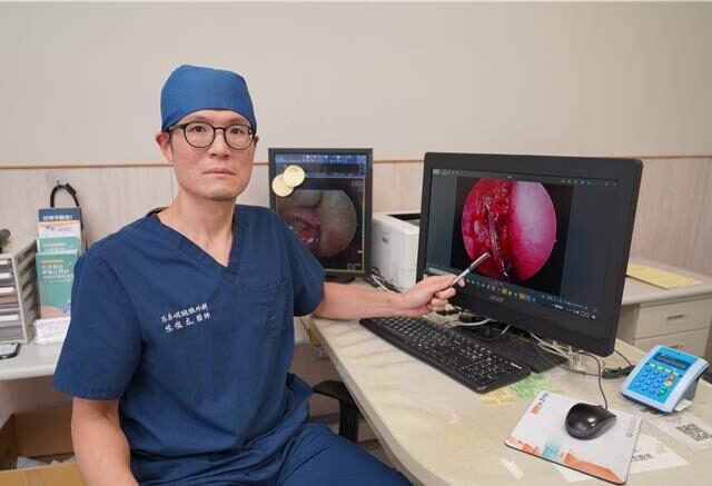 台灣新聞通訊社-鼻淚管阻塞惹禍！7旬婦「流目油」被誤會在哭 手術半小時改善