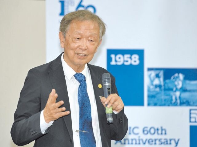 台灣新聞通訊社-恢復上下課「起立敬禮」 李家同：非常嚮往那個時代