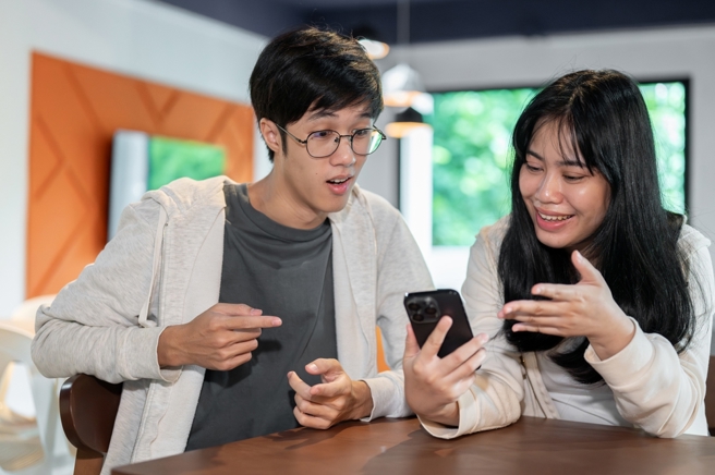 台灣新聞通訊社-借手機不怕被亂滑!iPhone內建「防偷窺模式」 3步驟鎖住