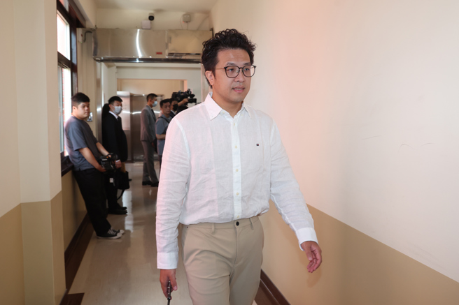 台灣新聞通訊社-中聯致癌油風暴延燒!沈伯洋與食藥署開會籲4事 鍾沛君酸問一句