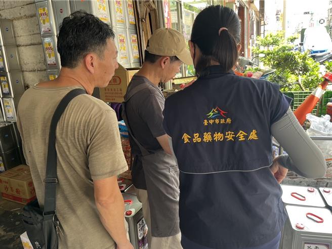 台灣新聞通訊社-台中食安處追查致癌油 新增1團膳業者波及69所學校午餐