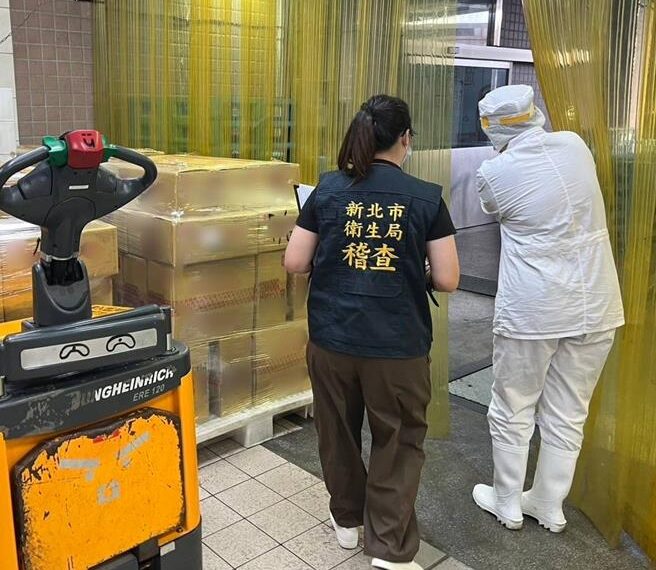 台灣新聞通訊社-新北續查問題油商品 老協珍漢堡、桂冠沙拉醬都中招