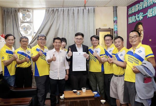 台灣新聞通訊社-搶攻教育票！ 賴瑞隆簽六大教育承諾 擬設第三方調處機制