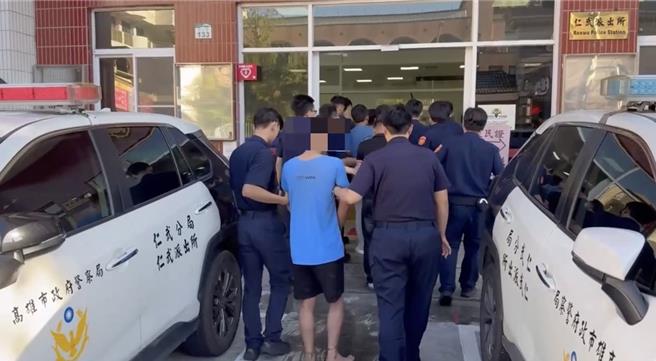台灣新聞通訊社-敬酒引爆大亂鬥！10名越南移工桌椅酒瓶互毆 6人遭逮3人逃逸