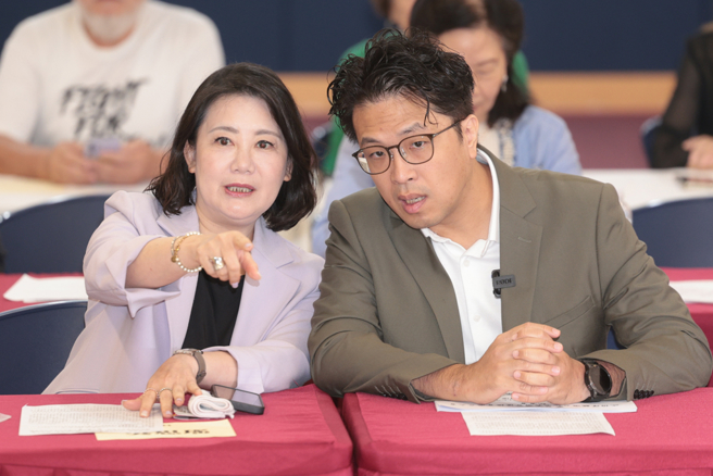 台灣新聞通訊社-自誇有腦「是個不空的人」？謝寒冰揭心態：沈伯洋急了