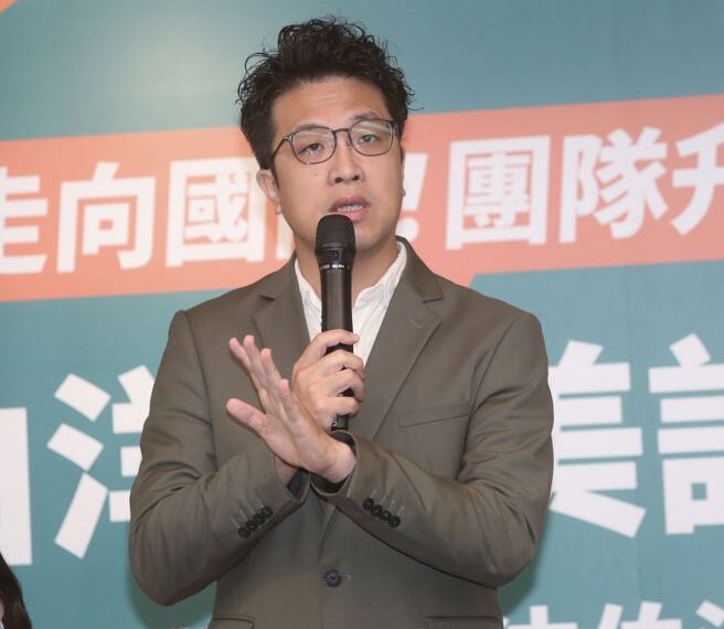 台灣新聞通訊社-名嘴指恐被放生 沈伯洋乾笑兩聲:台灣好編劇很多 不需要這些人去競爭