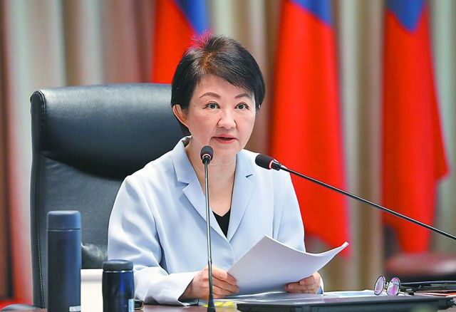 台灣新聞通訊社-盧秀燕宣布台中晚上6點放颱風假遭出征 粉專酸爆青鳥