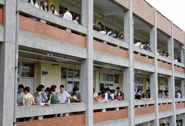 台灣新聞通訊社-快訊》分科測驗延期拍板 大考中心：改至7月13、14日舉行