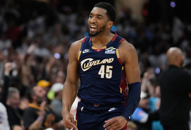 台灣新聞通訊社-NBA》騎士頂薪4年2.73億美元續約米契爾 為詹皇回鍋鋪平道路
