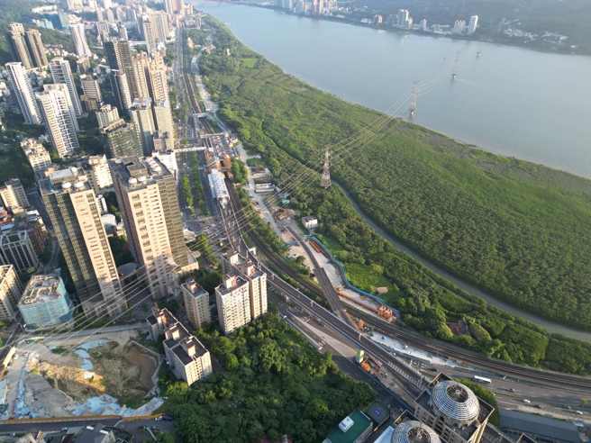 台灣新聞通訊社-淡水河景豪宅買盤回流 信義房屋揭兩關鍵因素