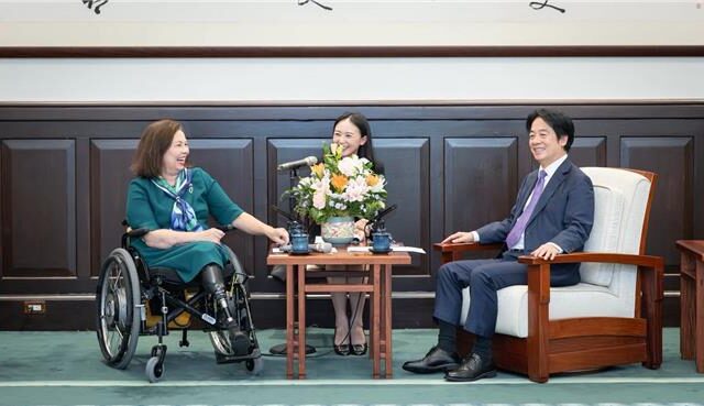 台灣新聞通訊社-曾搭美軍機送疫苗救援台灣！美議員再訪台 林佳龍：令人難忘