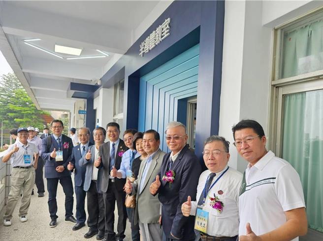 台灣新聞通訊社-嘉義區高中免試放榜!15名頂尖女生高分錄取 成績直追北一女