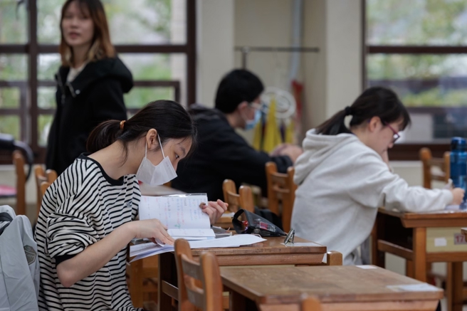 台灣新聞通訊社-巴威颱風若釀災 鄭英耀喊話跨局處清路障 確保分科測驗順利