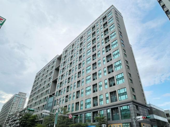 台灣新聞通訊社-捷運出站就到家!永春聯開宅比隔壁貴千萬 新店這站卻「零價差」
