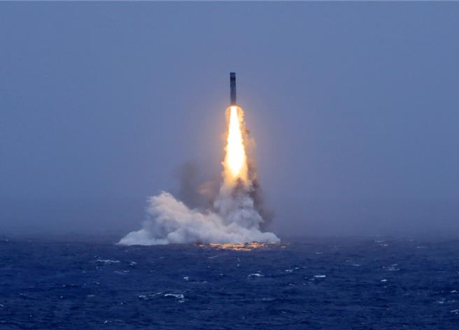 台灣新聞通訊社-顧立雄證實中共潛艦「水面發射」巨浪-2飛彈 未飛越我國防空識別區