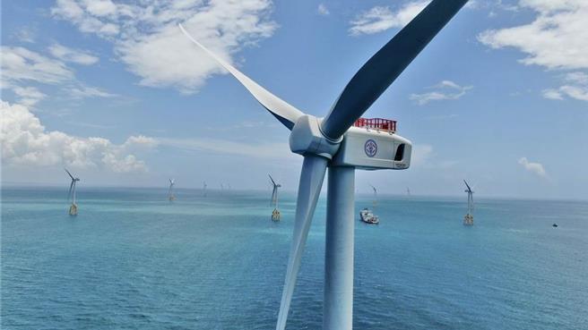 台灣新聞通訊社-台電離岸風電2期風機安裝停擺 曾文生:重新議約中