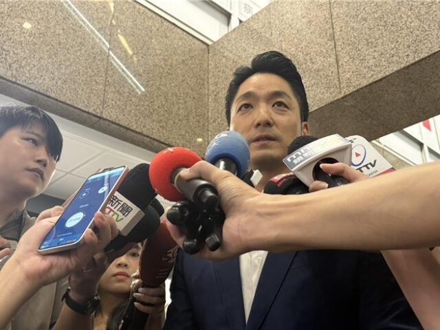 台灣新聞通訊社-酸簡舒培「索資佛地魔」互嗆6分鐘  蔣萬安：必須捍衛基層權益
