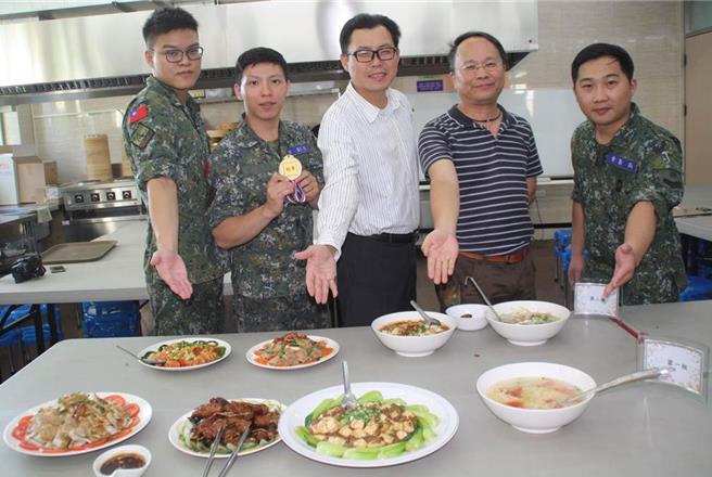 台灣新聞通訊社-國軍竟吃到毒油了… 國防部驚曝:南北29個單位已遭食用56桶、168公升