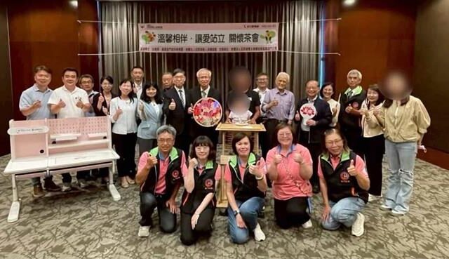 台灣新聞通訊社-女童車禍重傷！犯保協會攜手永瑞基金會、全聯實業致贈獎學金及輔具