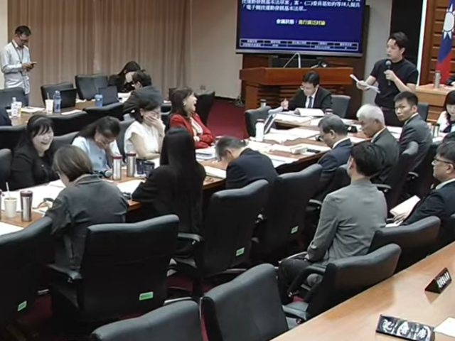 台灣新聞通訊社-協商時和羅廷瑋大吵 綠委崩潰喊「趕快讓部長說話」 同黨笑翻