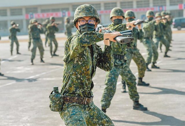 台灣新聞通訊社-戴志揚快評》老子就是有錢！當逃兵、打長官成日常 國軍部隊遲早瓦解