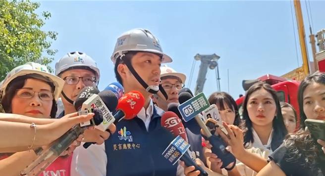 台灣新聞通訊社-北市敦化北路路面坑洞未擴大 蔣萬安:周邊住戶安全無虞