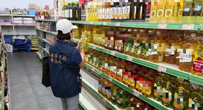 台灣新聞通訊社-列毒油風暴三大疑點 王育敏再點名巴西黃豆流向、毒油去向仍是謎