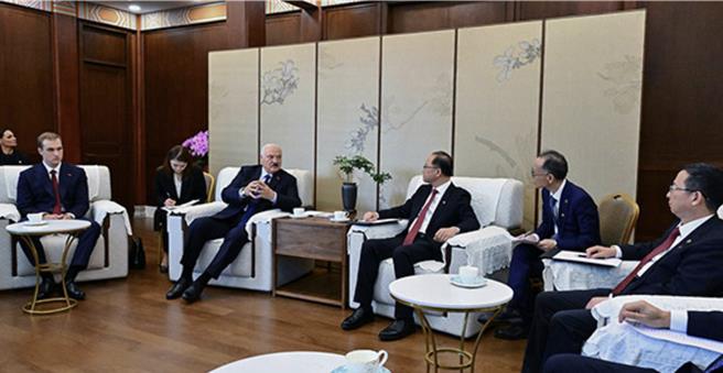 台灣新聞通訊社-白俄強人領袖么兒北大畢業!盧卡申科現身典禮 讚陸「沉著冷靜」