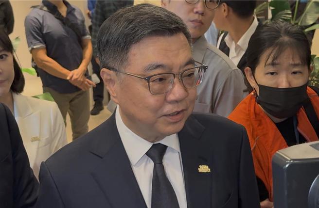 台灣新聞通訊社-非蓋牌 是「院長指示再考慮」?卓揆挨轟:隔天跑去輔選