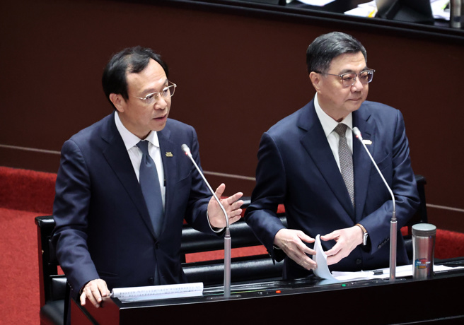 台灣新聞通訊社-毒油狂燒 石崇良:下周一驗完21批油、52檢體、321項下游產品