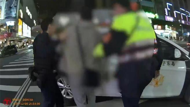 台灣新聞通訊社-北捷噁男隨機襲擊4名妙齡女 伸鹹豬手的代價曝光