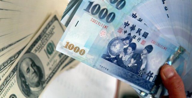 台灣新聞通訊社-新台幣還沒到底？盤中失守32.5元 匯銀估恐續探「這價位」