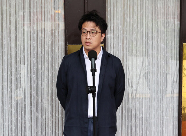 台灣新聞通訊社-沈伯洋批北市「齊頭式砍樹」  名醫火了：最會砍樹的不就是光電