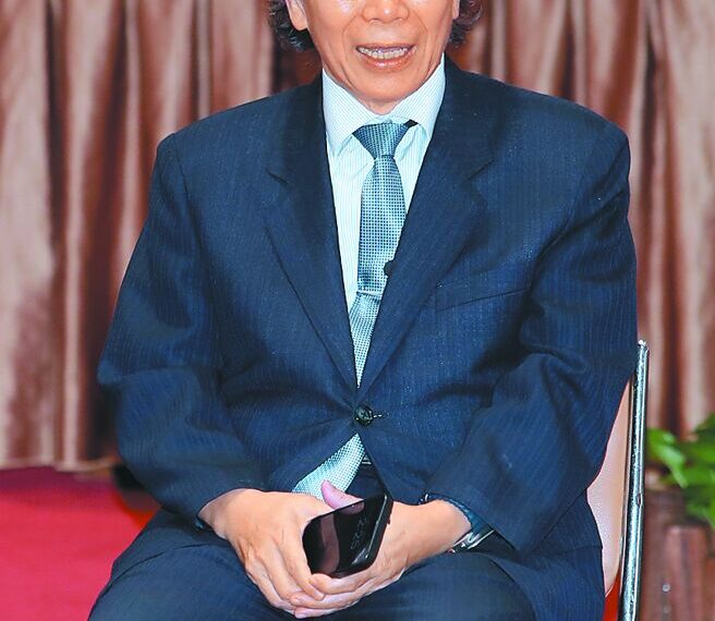 台灣新聞通訊社-退黨、參選喊假的？ 張景森縮了：繼續留在民進黨當烏鴉
