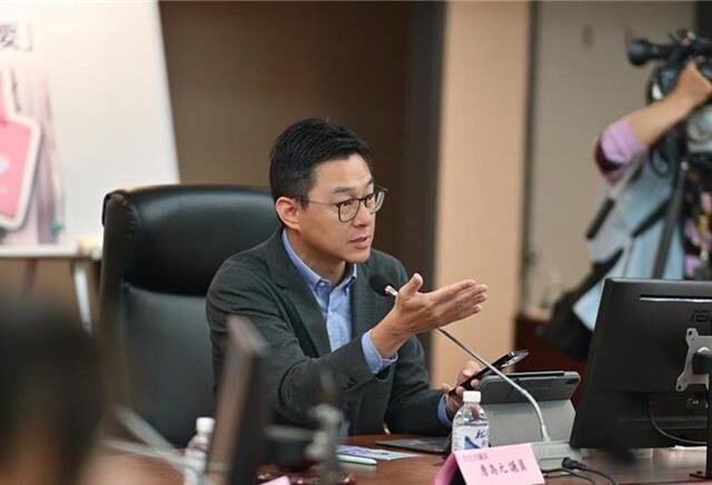 台灣新聞通訊社-沈伯洋批蔣萬安「太傲慢」詹為元酸：想打造癱瘓行政的索資生態系？